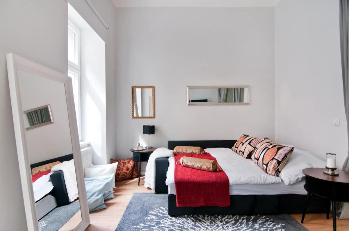 ⍟Luxurious And Bright⍟ 5 Min Walk To City Center Appartamento Vienna Esterno foto