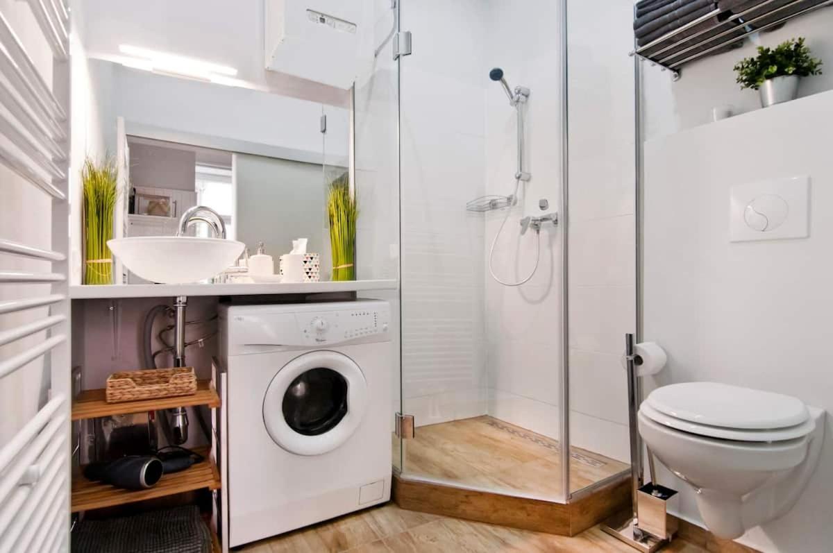 ⍟Luxurious And Bright⍟ 5 Min Walk To City Center Appartamento Vienna Esterno foto